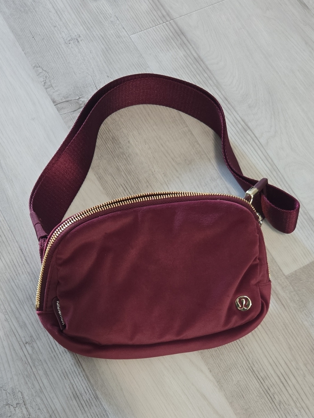 lululemon Wear Everywhere Belt Bag Velour - Wine Berry/Gold